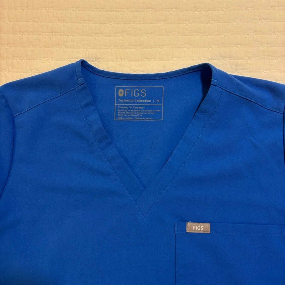 FIGS royal blue scrub set (Davia pants M petite & Catarina top M) - Picture 7 of 8